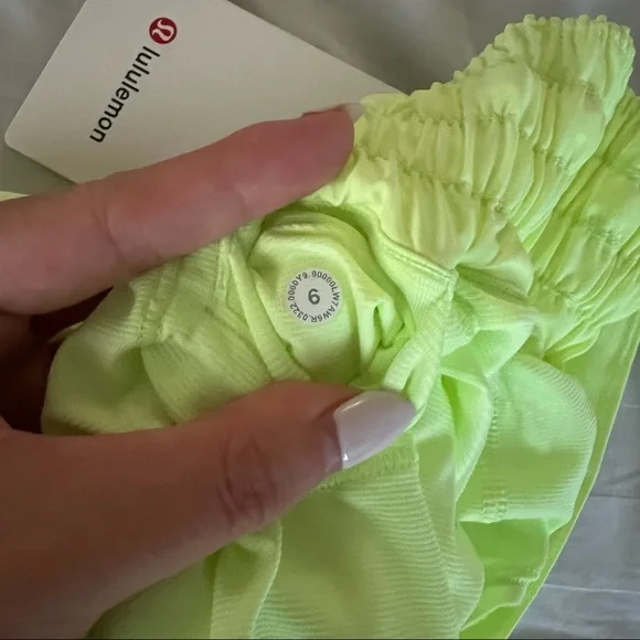 NWT lululemon faded zap hotty hot high rise shorts 2.5”